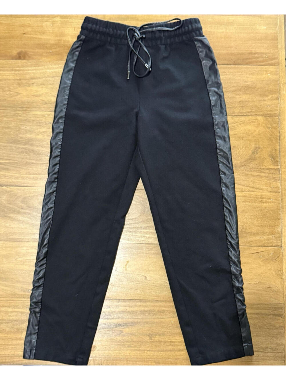 BCBG MAX AZRIA Casual Glam Jogger Pants Womens XS Black Faux Leather Side Stripe - Picture 2 of 8